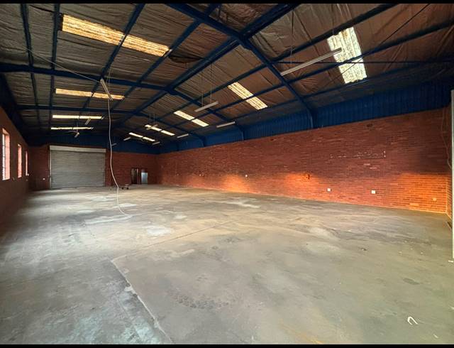 380M² WAREHOUSE TO LET IN WOODHURST